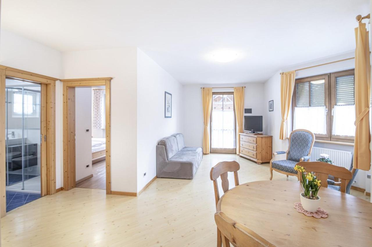 Hotel Residence Rose Випитено Екстериор снимка
