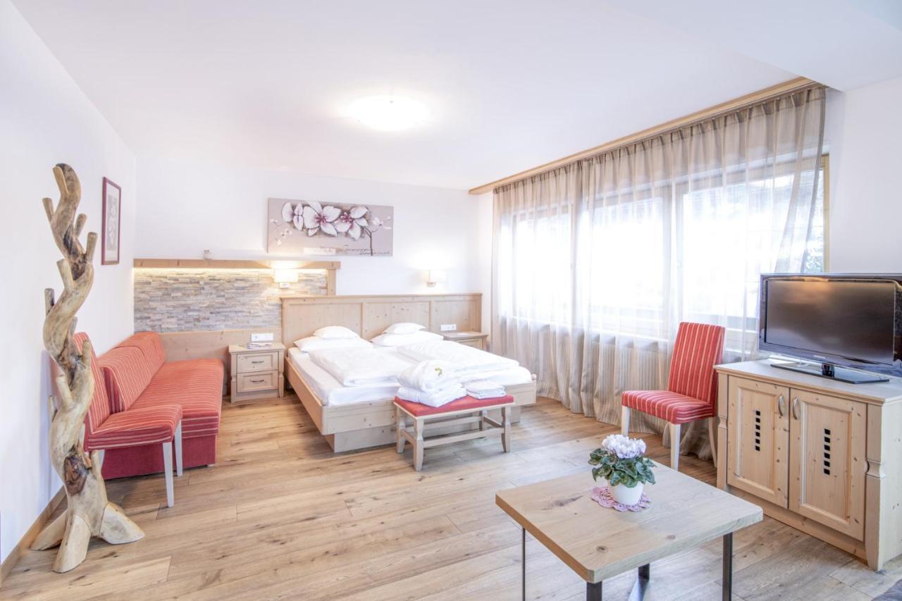 Hotel Residence Rose Випитено Екстериор снимка