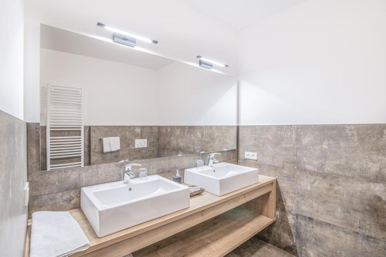 Hotel Residence Rose Випитено Екстериор снимка