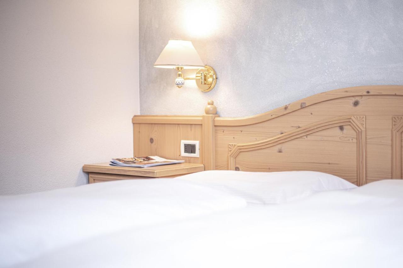 Hotel Residence Rose Випитено Екстериор снимка