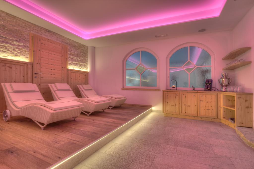 Hotel Residence Rose Випитено Екстериор снимка