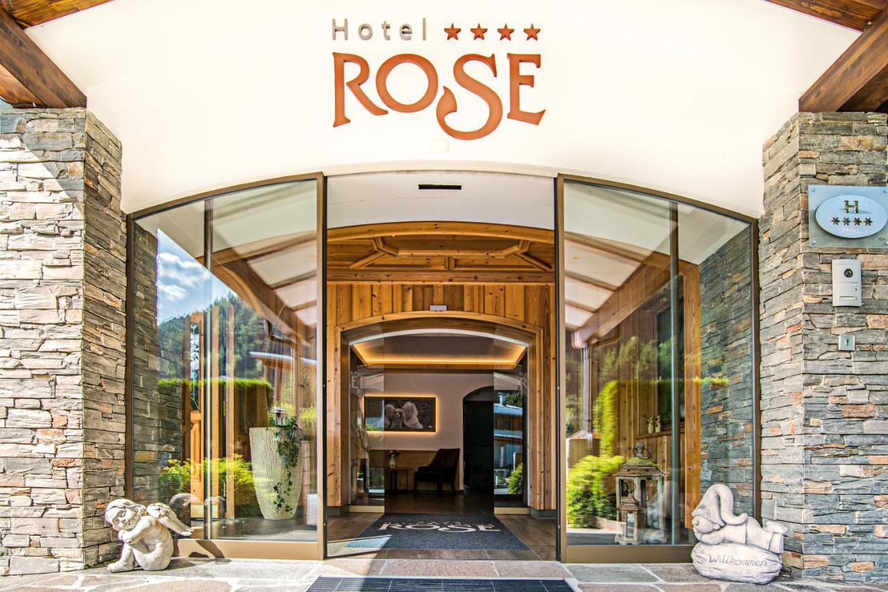 Hotel Residence Rose Випитено Екстериор снимка