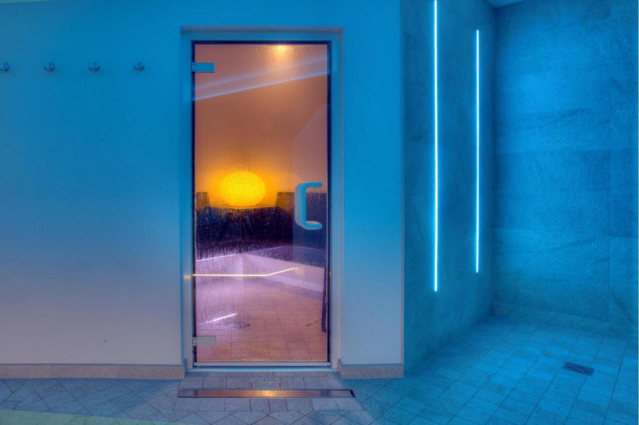 Hotel Residence Rose Випитено Екстериор снимка