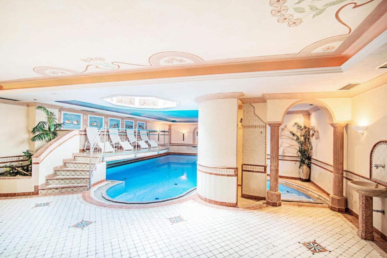 Hotel Residence Rose Випитено Екстериор снимка